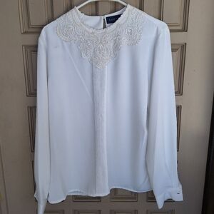 Karen Scott Blouse Plus Sz14 White Embroidered Neck Keyhole Closure Button Cuffs